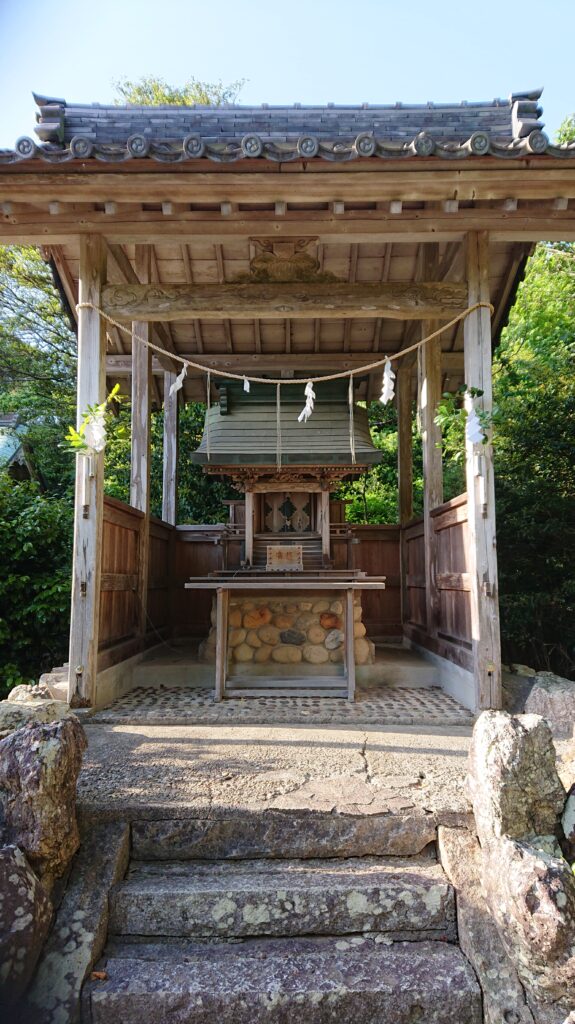 八柱神社　祖霊社
